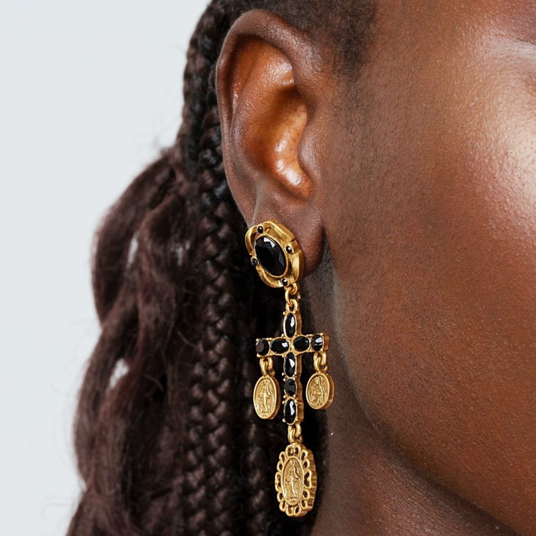 Boucle d'oreille croix mystique plaquée or 18 carats