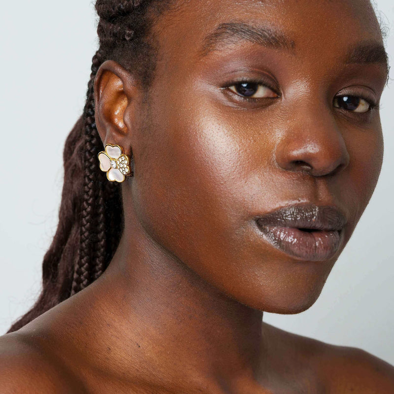 Boucles d'oreilles en forme de trèfle à lueur douce, plaquées or 18 carats